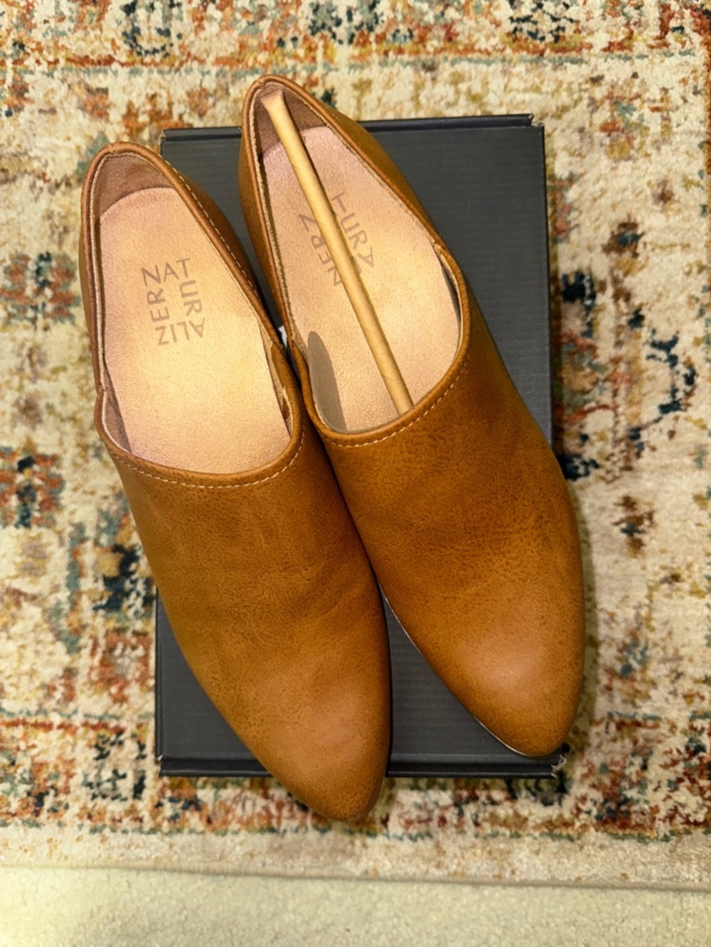 Naturalizer Women's Tan Slip-On Pointed Flats size 8.5M NEW